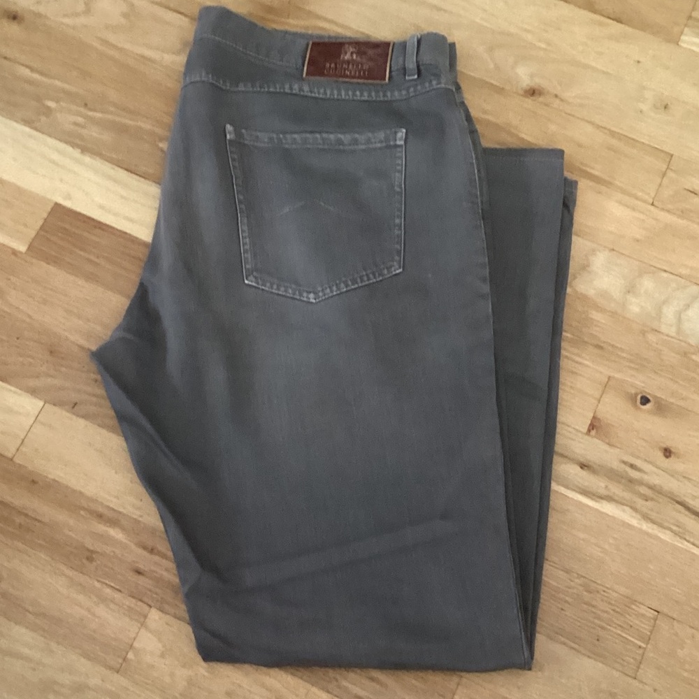 Brunello Cucinelli Men's Straight Jeans in Slate Gray. Size 38
